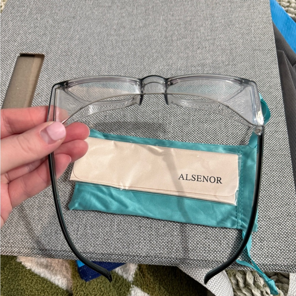 Safety glasses - Picture 4 of 4
